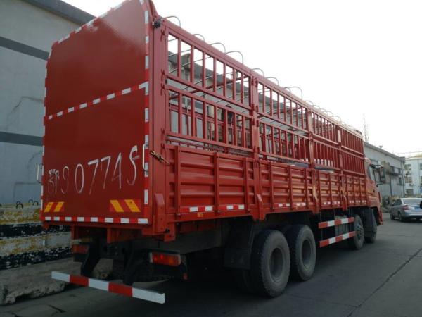 DFL 1311 8x4 Cargo Van Truck LHD / RHD Lattice Fence Truck For Animal Transportation
