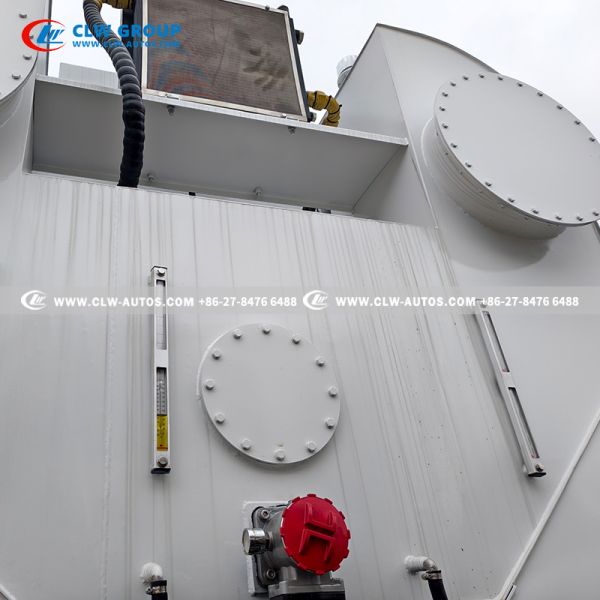 SINOTRUK HOWO 15T On-Site Mixed Explosive Truck with PLC-Based Automated Mixing and 360-Degree Rotating Hose Guide Boom