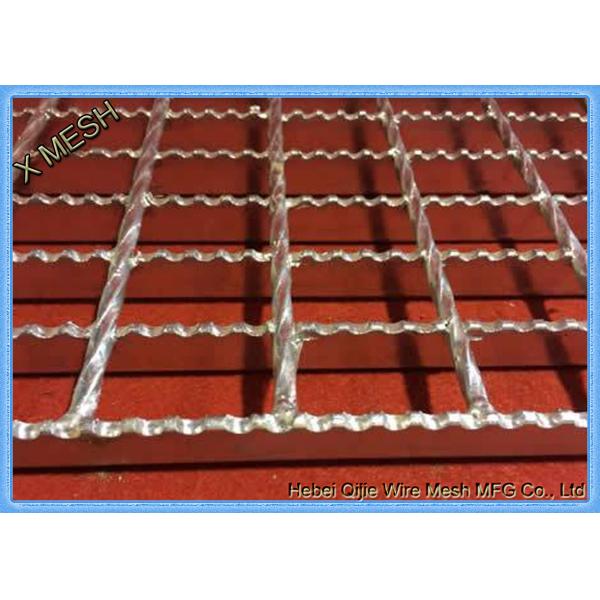 Сверхмощный Серратед сваренный шаг стального прута гратинг для применения дорожки