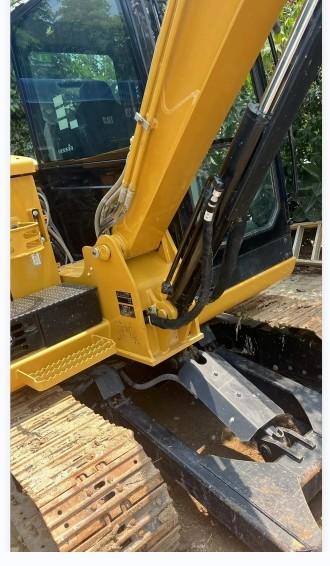 Second-hand CAT305.5 excavator with low price and excellent quality  Bucket capacity  0.22m³  Machine weight 5611kg
