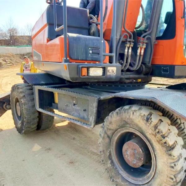 Longueur de transport 9,445m Doosan DX210W Excavateur d'occasion avec une capacité de seau de 0,92m3