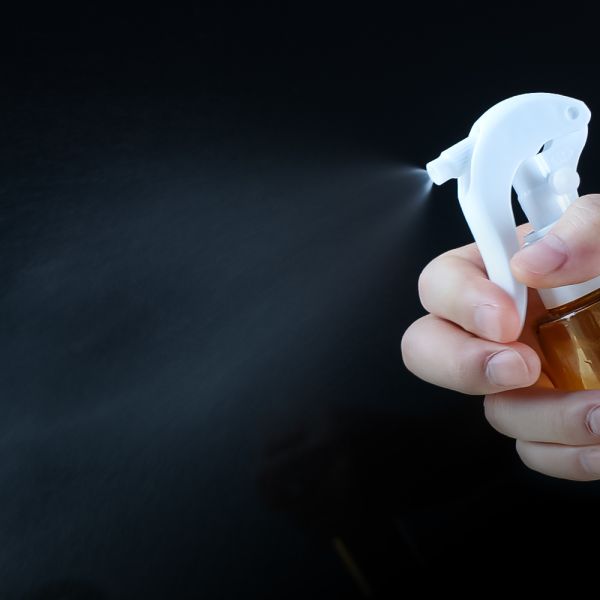 Leak-proof food-grade pet plastic spray bottle with fine mist and multiple capacity options for cosmetics