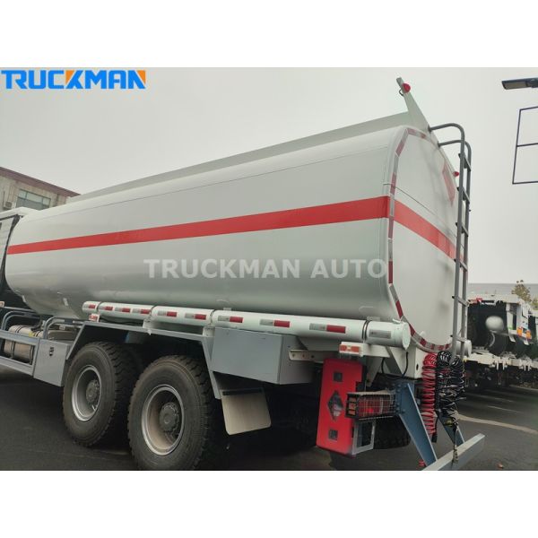 High Quality SINOTRUK HOWO TX 6X4 20 CBM Fuel Tanker Truck For Djibouti