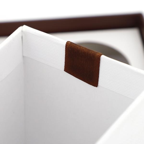 Luxury Small White Wallet Packaging Paper Board Gift Hardcover Box Paperboard Recyclable UV Coating Varnishing Embossing