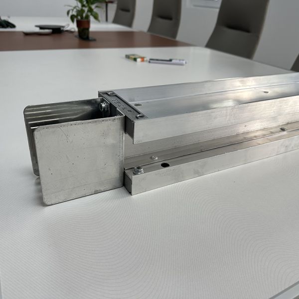 Système de barre omnibus électrique robuste pour la distribution d'énergie industrielle et les projets électriques