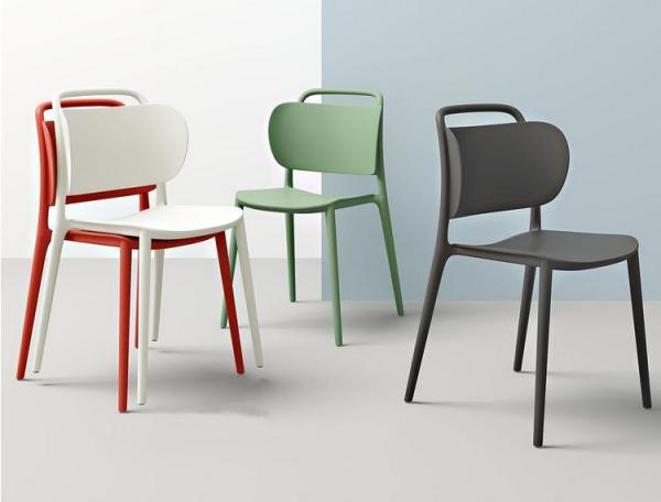 Nordic plastic chair dining chair family creative single simple ins web celebrity can be stacked dining chair