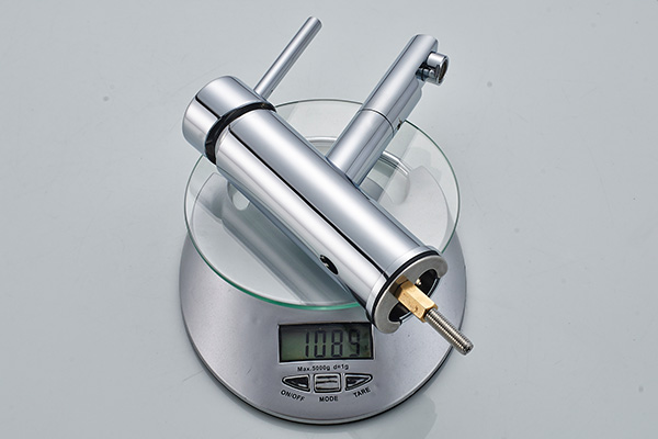 Modern Fashion Designed Bathroom Basin Faucets Deck Mounted ROVATE 693-1