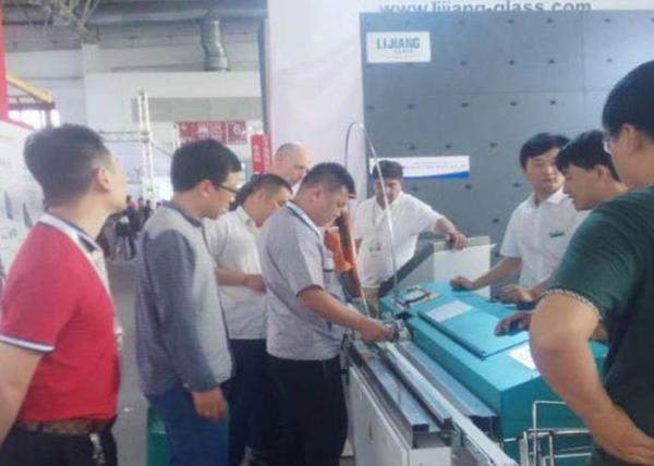 Big Barrel Insulating Glass Production Line Automatic Butyl Extruder Machine High Work Efficiency