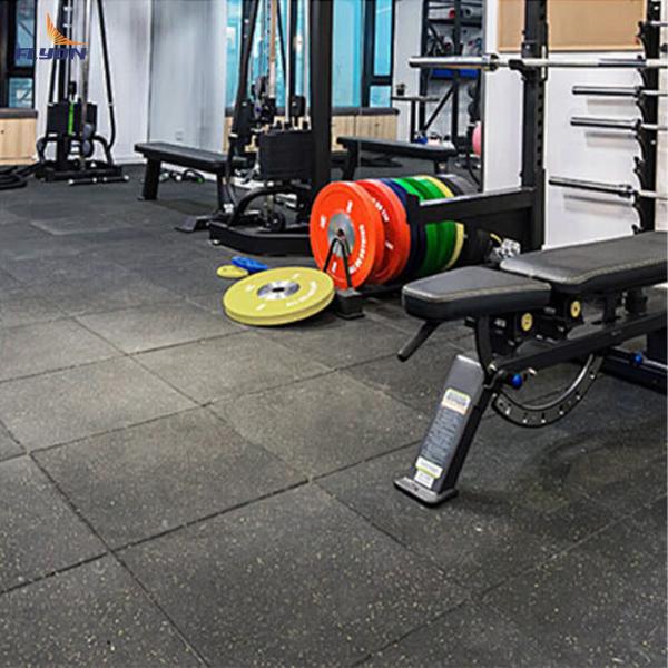 Logo personnalisé Tapis de sol en caoutchouc noir Résistance au feu Résistant au glissement durable