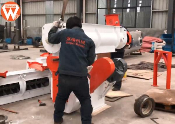 1.5 - 2.5 TPH Industrial Pellet Machine 22kw For Animal Feed Manufacturing
