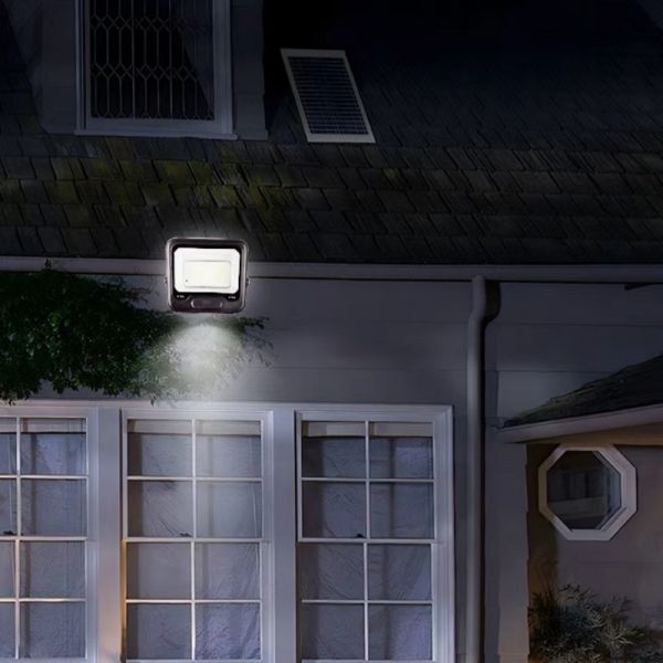 IP67 Waterproof LED Solar Flood Light With High Efficiency Motion Sensor