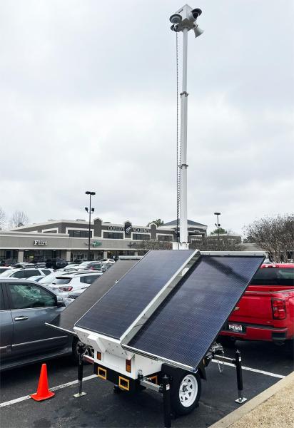 農場の監視のために太陽光発電の供給を備えた新しい急速配備太陽光監視トレーラー