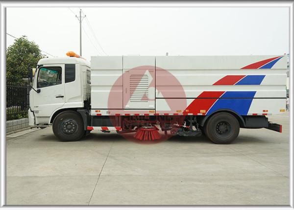 Dongfeng Water Tank Truck , Road Sweeper Water Bowser Truck Automatic Control