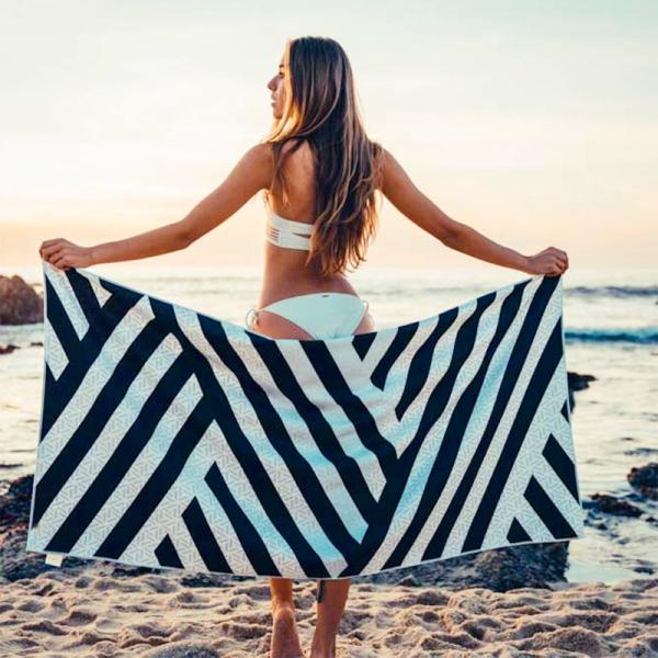 Custom Oversized Quick Dry Lightweight extra Large Microfibre Beach Towel for Sports Beach Gym Travel