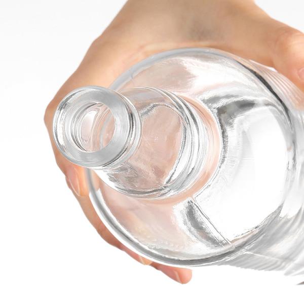 Super Flint Glass Custom Embossed Metal Label Bottle for Liquor Drink 500ml 700ml 750ml 1000ml