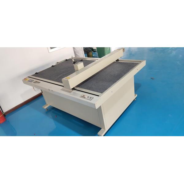1500x900mm Flatbed Cutter with Pneumatic Fixation and Integrated Floating Pressure Foot for Garment PVC Acrylic Cutting