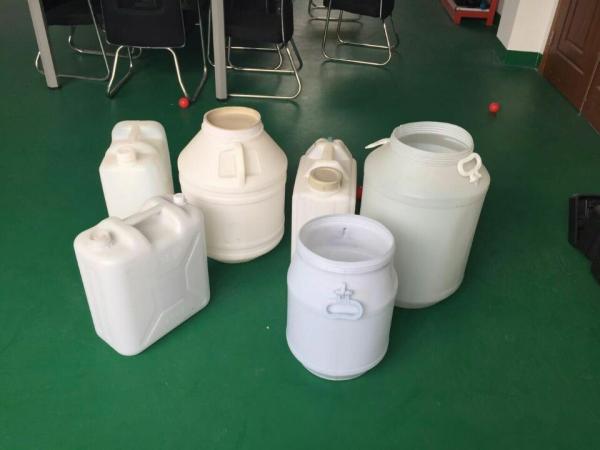 Pescoço plástico da garrafa que corta aparando a máquina SS304 auxiliar plástica automática da máquina