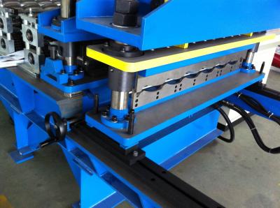 A telha de telhado de 18 Stations/0.3-0.5mm lamina a formação do corte automático hidráulico da máquina