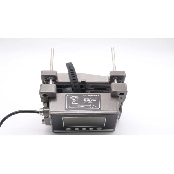 KUF100 Ultrasonic Flow Meter with 4-20mA Output, Industrial Plastic Material, and 256*128 Backlit LCD Display