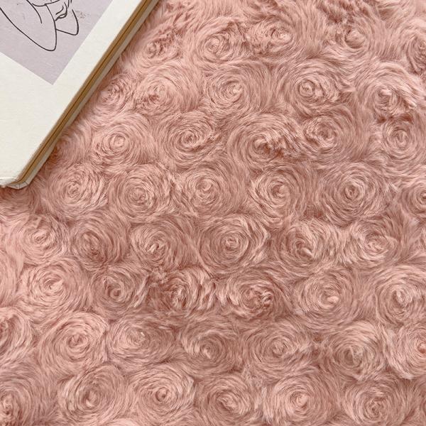 2023 Hot Lace Rose Rabbit Plush Four-Piece Set Comforter Set with Solid Pattern Type