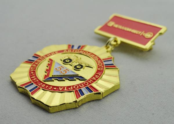 2D or 3D Brass Custom Awards Medals on Breast with Die Stamping, Photo Etching, Injection
