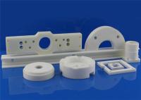 Composant disponible en céramique fait sur commande de la précision Zro2 de pièces en céramique assimilables par machine de zircone haut pour des applications de machine
