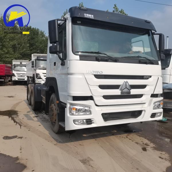 6X4 Drive Wheel Sinotruk HOWO 336HP 371HP Tractor Truck with Customization Option