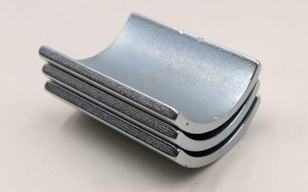 Arc Shaped Free Energy Neodymium Motor Magnets N45SH Grade Zinc Coating