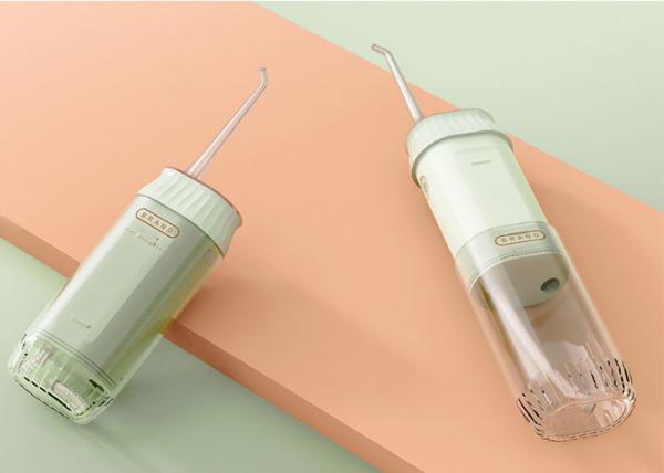 Collapsible IPX7 Cordless Rechargeable Water Flosser Oral Irrigator For Teeth Cleaning