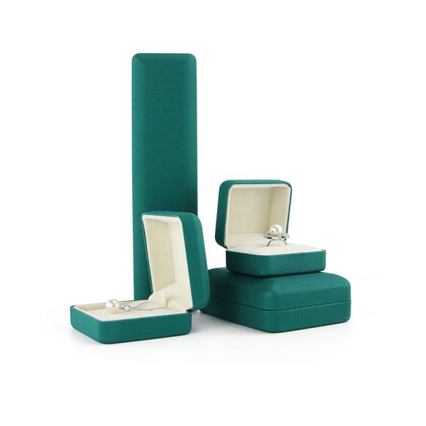 Package de bijoux Boîte à anneaux de collier en fer pour taille personnalisée Grade Hanhong Emerald