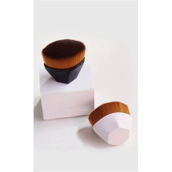 Щетка макияжа наградного АБС пластиковая обеспечивает превосходную способность держать порошок
