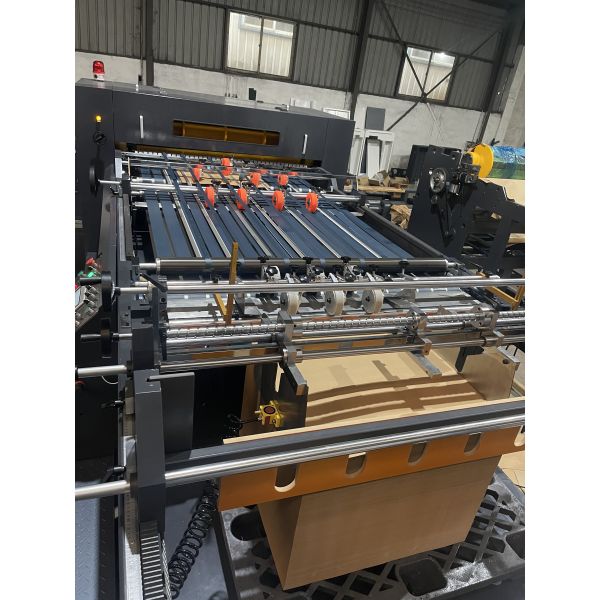 ZWC-1400-1 Paper Sheeter Cutter Machine，Reference weight of cutting paper：50-500g/m2，Max.Diameter of paper：1650mm(65〃)Max