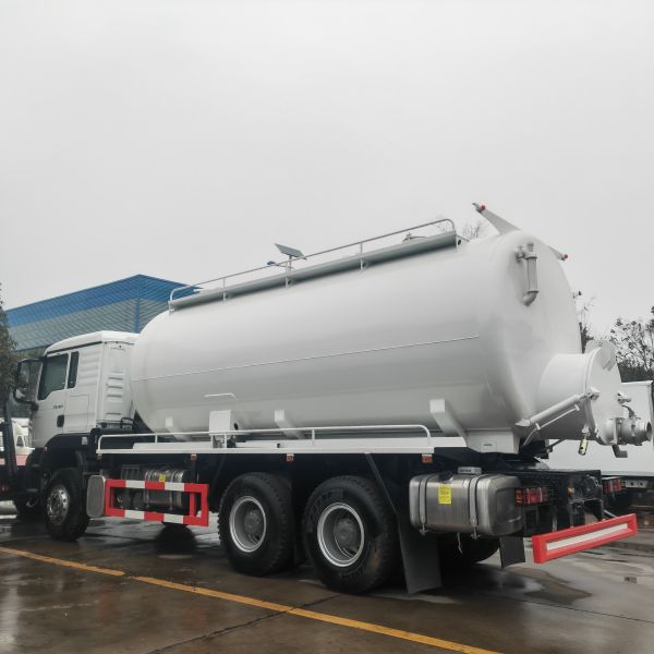 Howo Vacuum Sewer Cleaner Tank Sewage Tanker Camiones Septic Suction Truck