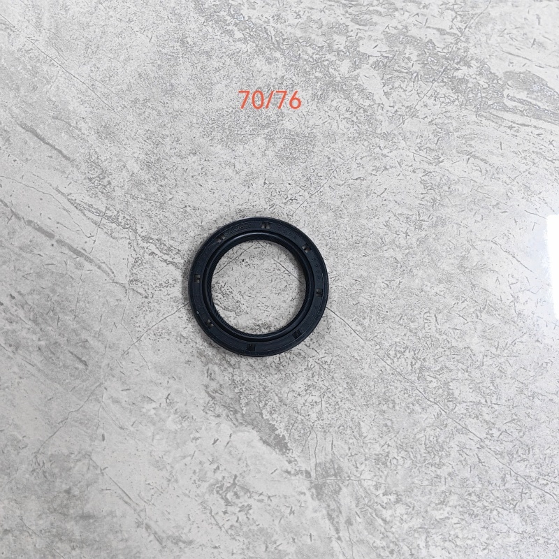 70/76 Rotary Shaft Oil Seal Rubber Crankshaft Oil Seal