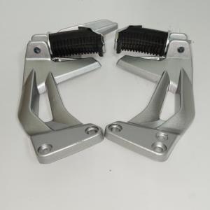 El conjunto de apoyapiés traseros X-1 HACI BRAND