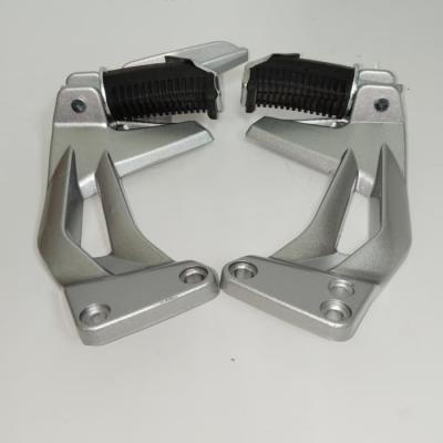 El conjunto de apoyapiés traseros X-1 HACI BRAND
