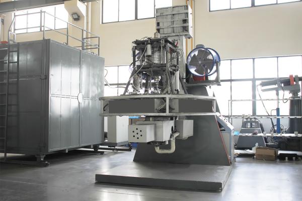 Electric Heating Roto Mold Machine Hydraulic Mold Clamping 15-20 Molds Per Hour