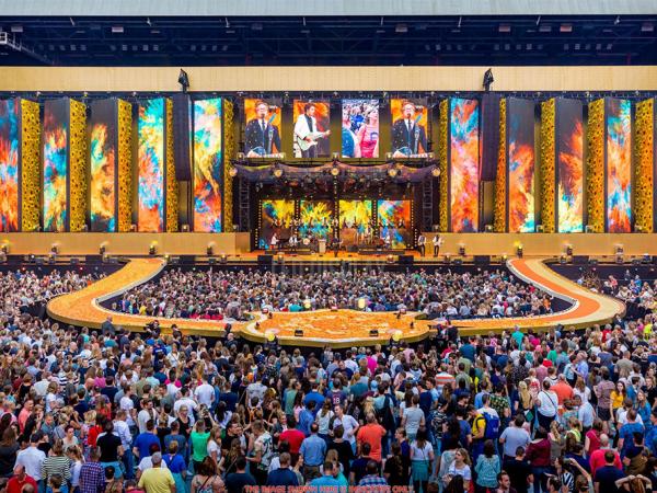 P3.91mm Curved Rental LED Wall Flexible Stage Background Large Video Wall Screen