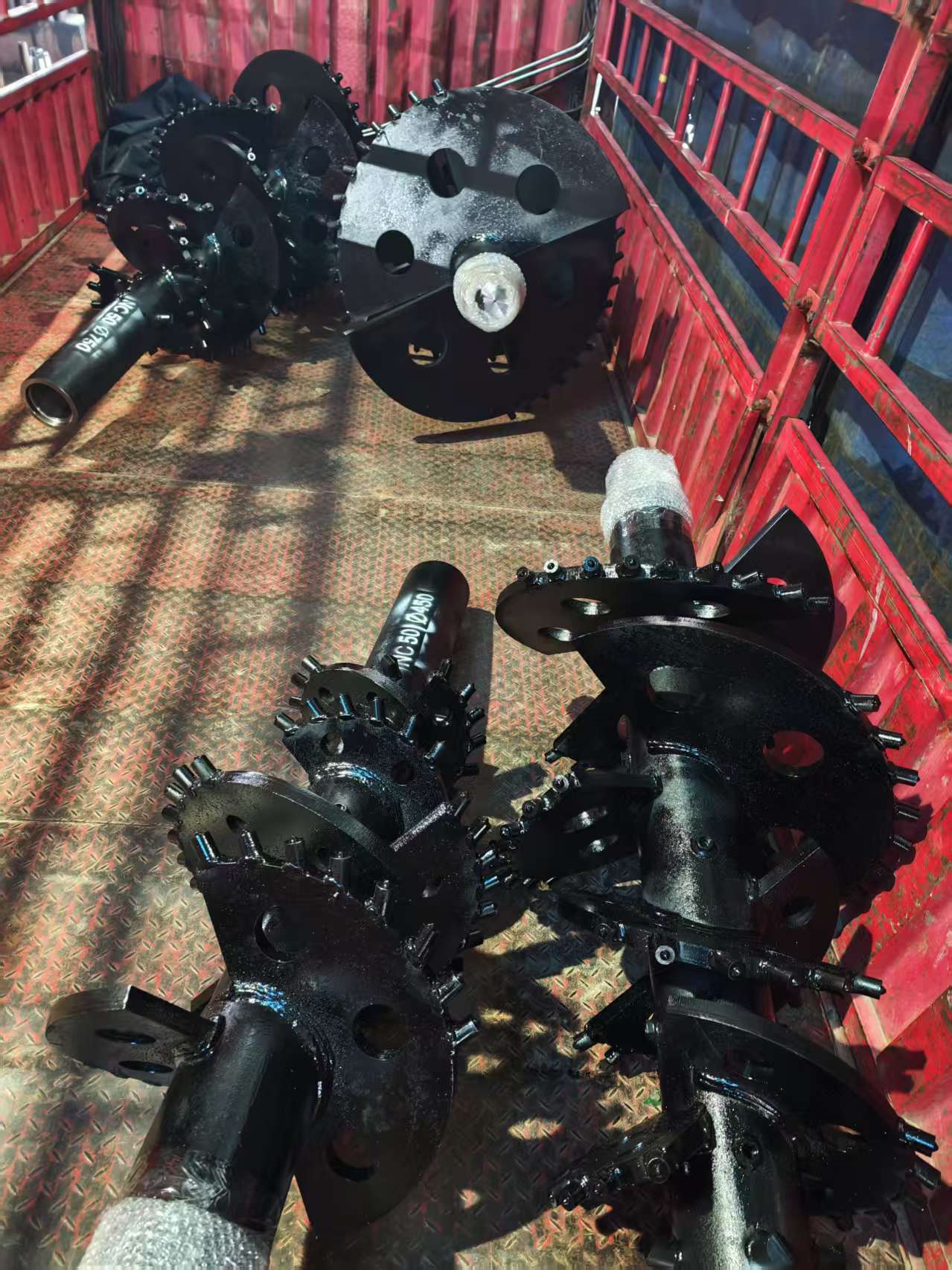 standard reamers for soil condition, swivel, sonde housing, male&female connector, saver sub, sub saver, drill rods, vice jaw strip, grips,