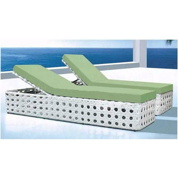 Aluminum Frame Outdoor Pool Sunbed and Round Coffee Table Set for Patio Relaxation