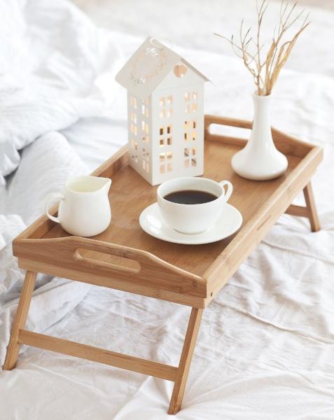Natural Color Bamboo Serving Tray , Wooden Bed Tray With Legs For Outdoor Indoor