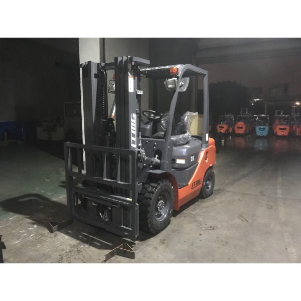 4.5m Triple Mast 2.5 Ton Diesel Forklift Truck With Side Shift Railway Station Applied