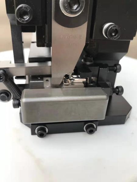 Aplicador de bandeira de 40 mm para máquina automática de terminais JST