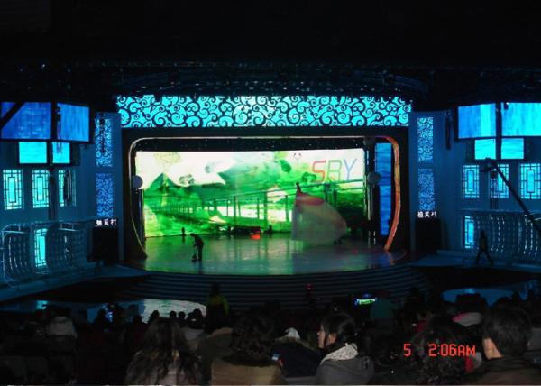 40000 Dots / Sqm Vivid Image Full Color Indoor Led Display Epistar Smd Portable