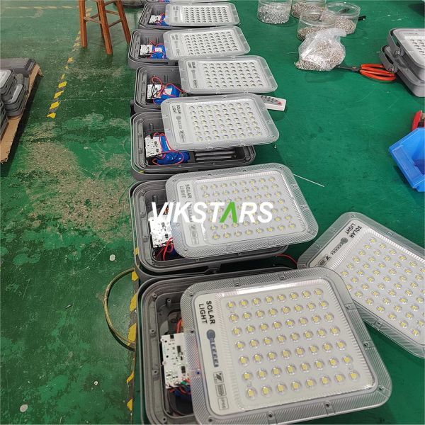 Battery Replaceblae 60w 100w 200W 300w Solar Flood Lights With PC Lens