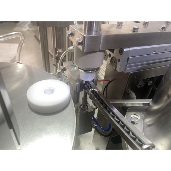 High Viscosity Cosmetic Gel Dental Paste Capping Plugging Lure Lock Vaccine Syringe Filling Machine