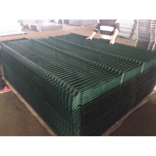 1.83m High V 3d Welded Wire Mesh Fencing Folded Galvanized Powder Coated Metal