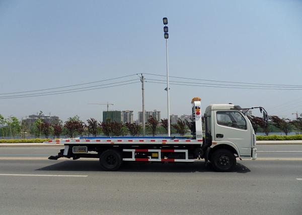 4X2 Flatbed Tow Truck 160HP 5300mm Platform Length Multi - Functional