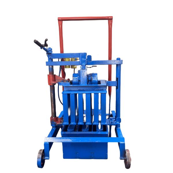 Good Hollow Block Making Machine for Concrete Clay Voltage 380V Weight KG 200 kg