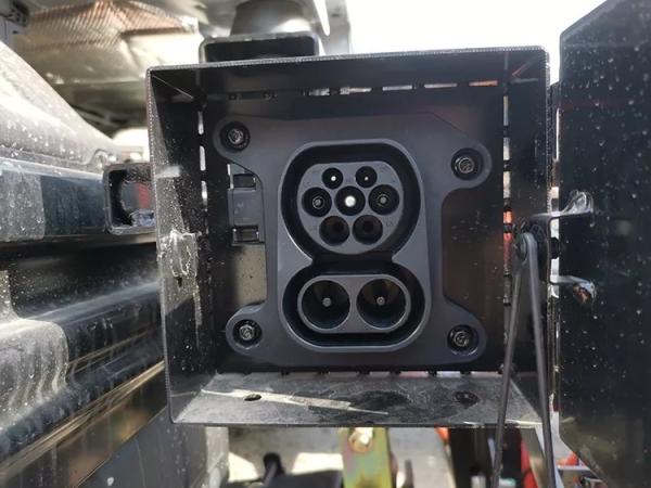 Dongfeng New Energy Electric Truck 350km NEDC Electric Vehicle Truck Chassis